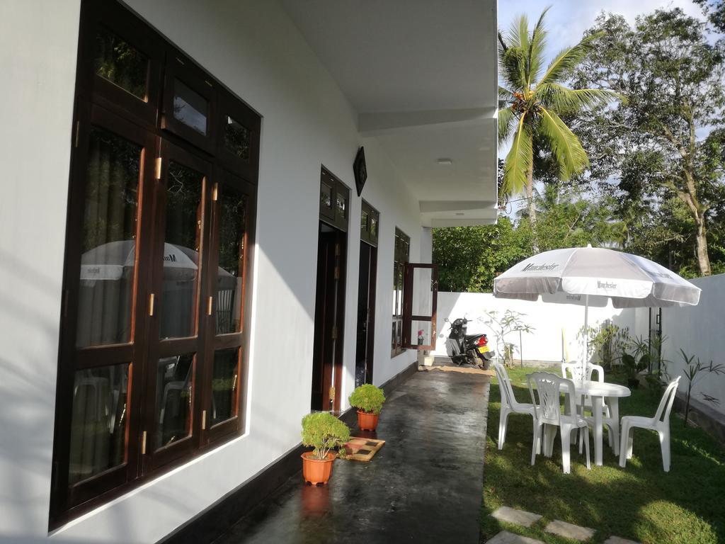 Apna Homestay Apartments Унаватуна Екстер'єр фото
