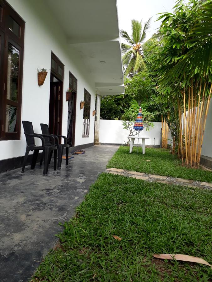 Apna Homestay Apartments Унаватуна Екстер'єр фото