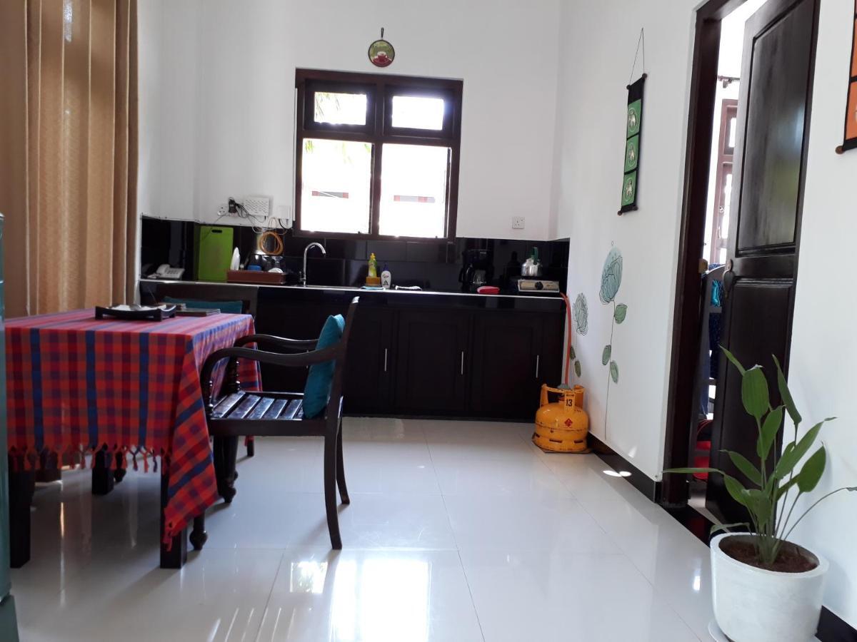 Apna Homestay Apartments Унаватуна Екстер'єр фото