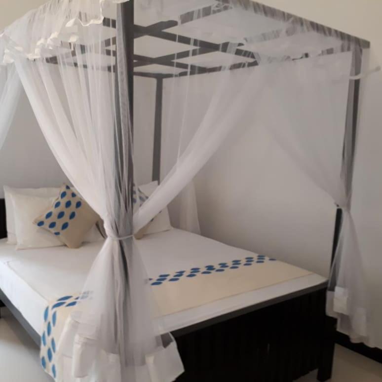 Apna Homestay Apartments Унаватуна Екстер'єр фото